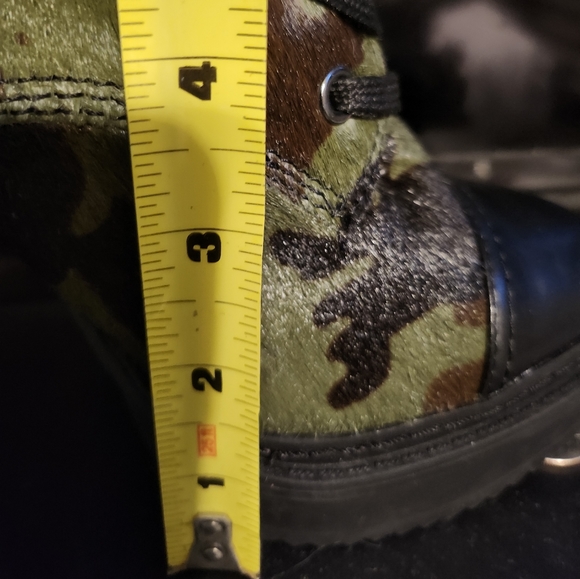 DKNY Camo VERY SEXY ANKLE BOOTIES - Picture 9 of 10